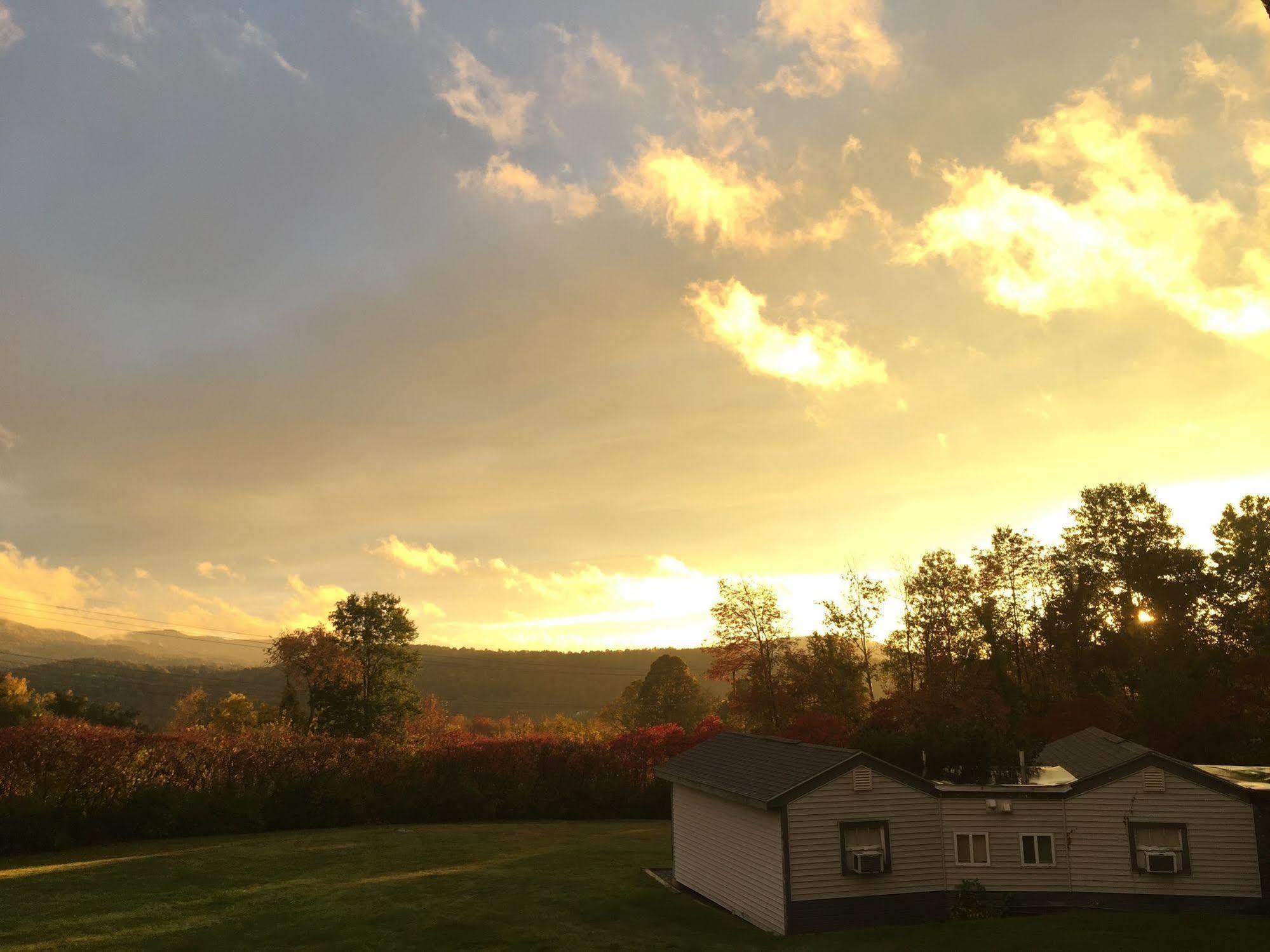 Harwood Hill Motel Bennington Bagian luar foto